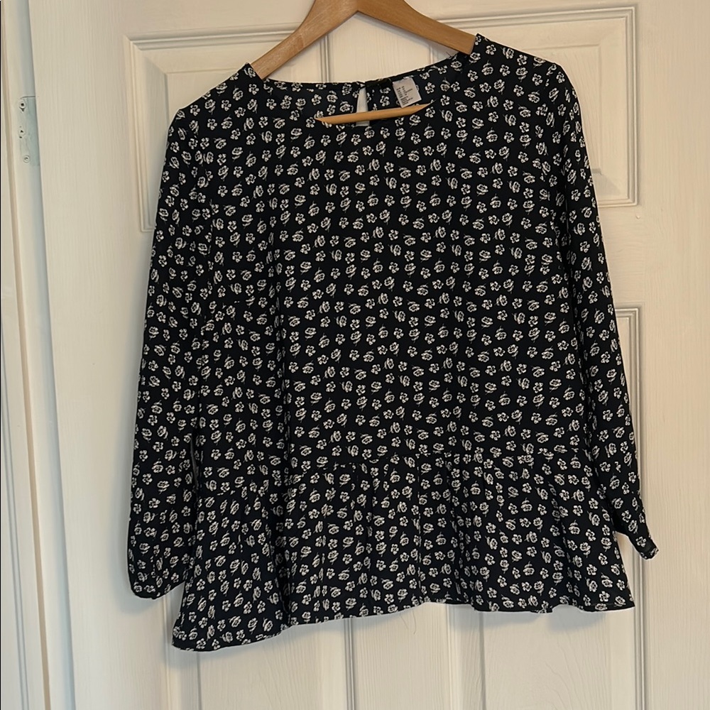 H&M Navy  and White Floral Peplum Blouse with 3/4 Sleeves
